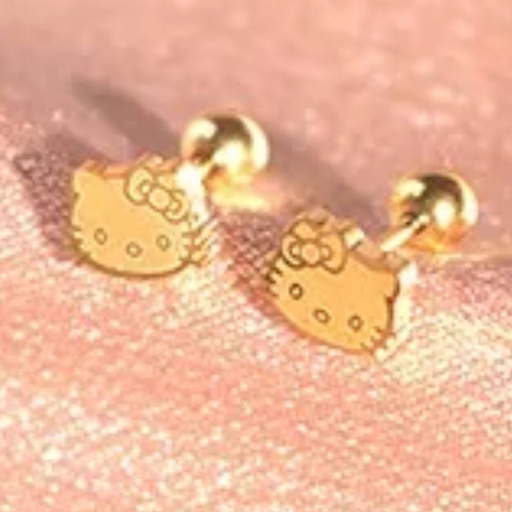 🆕 Hello Kitty 18K Gold Studs.